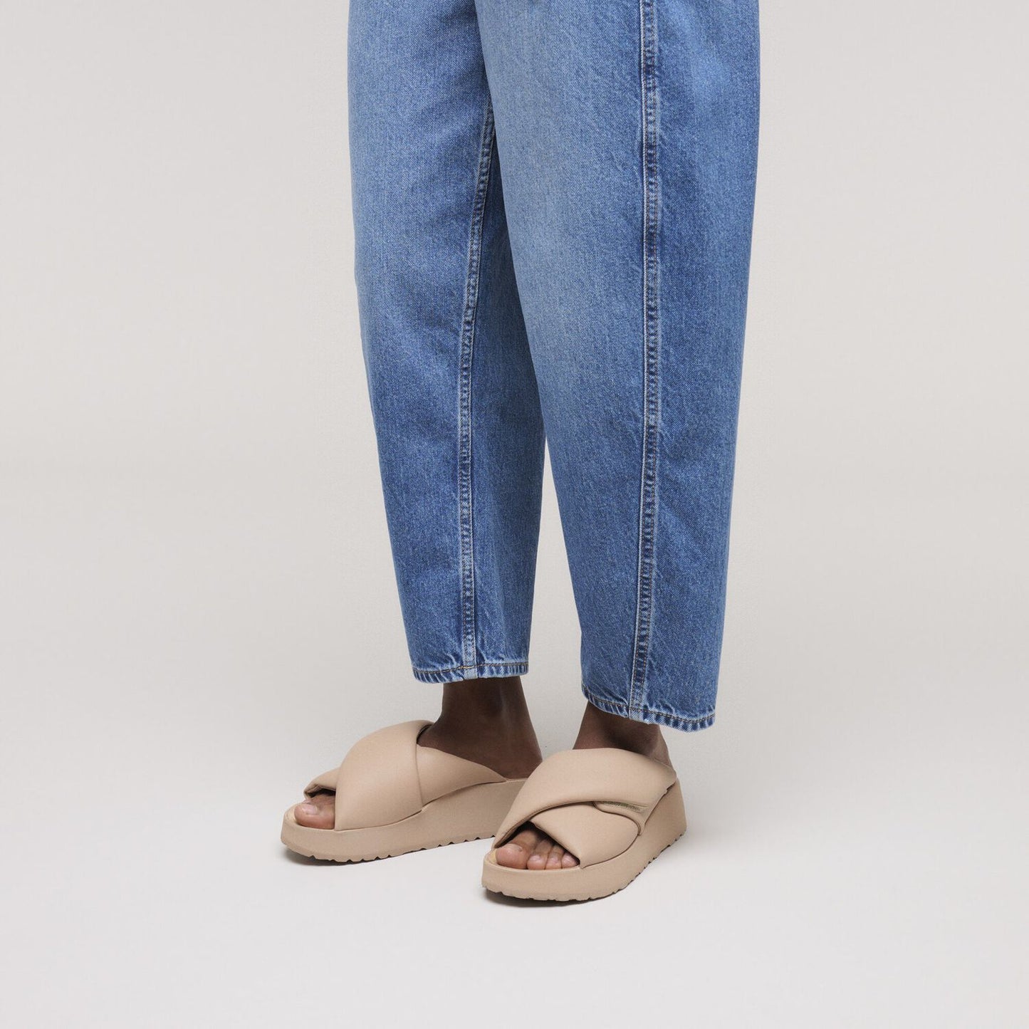 Theda Cross Strap